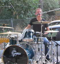 Robonzo at Jason Stephens Winery, performing with Blind Pilots