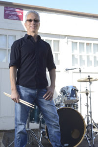 Roberto R Hernandez (aka Robonzo), Podcast host, blogger, author, musician, marketeer | The Unstarving Musician's Podcast, The Unstarving Musician's Guide to Getting Paid Gigs Roberto R Hernandez (aka Robonzo), Podcast host, blogger, author, musician, marketeer | The Unstarving Musician's Podcast, The Unstarving Musician's Guide to Getting Paid Gigs