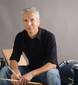 Roberto R Hernandez (aka Robonzo) | Unstarving Musician Podcast Host | Author of The Unstarving Musician's Guide to Getting Paid Gigs | Drummer | Vocalist